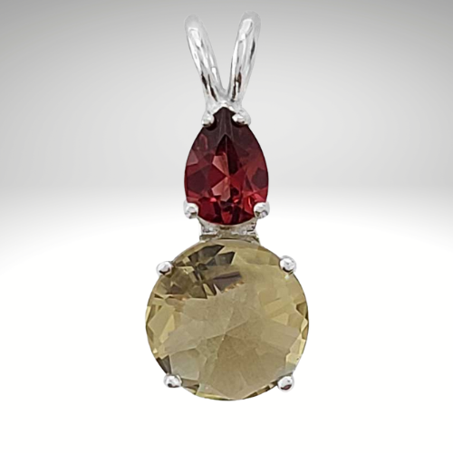 OLIVE QUARTZ MINI RADIANT HEART™ WITH PEAR CUT GARNET